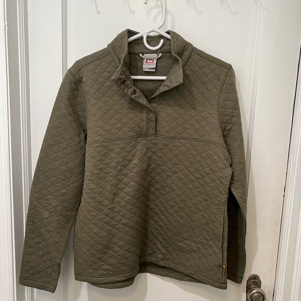 Womens Olive Green Outdoor Top with Pockets. Size Large